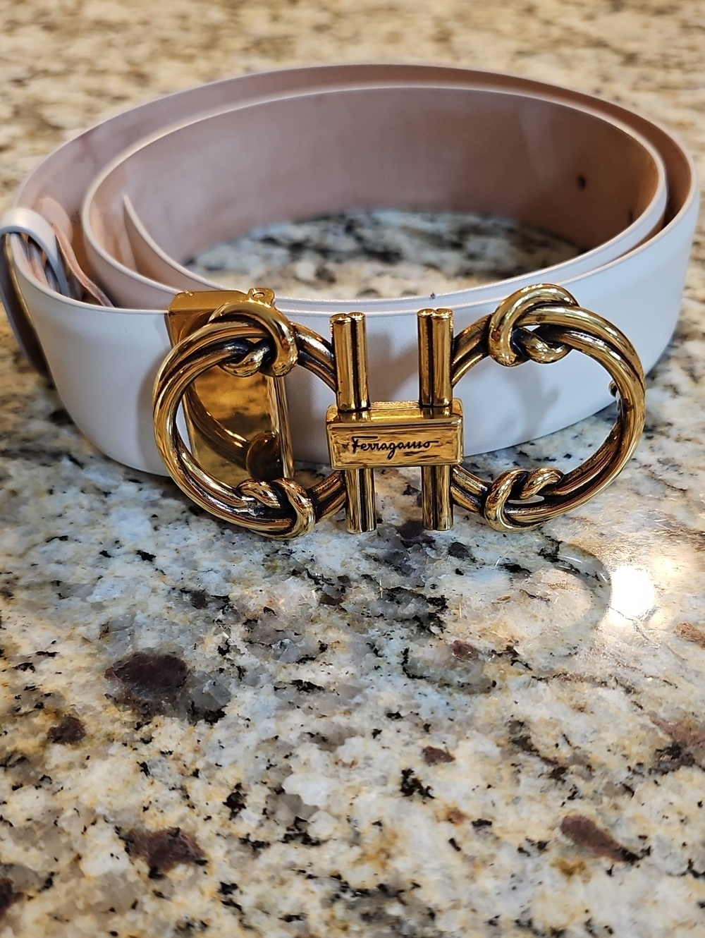 Salvatore Ferragamo White Leather Belt with Gold Double Gancini Buckle